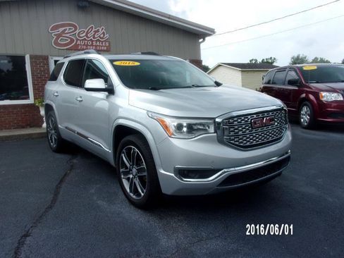 Used 2018 GMC Acadia Denali w/ Technology Package FWD image 3