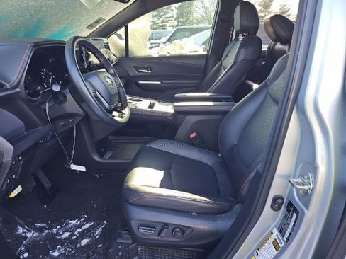 Used 2021 Toyota Sienna XSE image 11