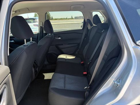 Used 2025 Nissan Rogue SV FWD image 26