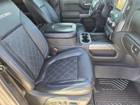 Used 2020 GMC Sierra 1500 AT4 w/ AT4 Premium Package image 12