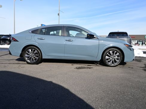 New 2026 Nissan Sentra SL w/ Floor Mat Package FWD image 5
