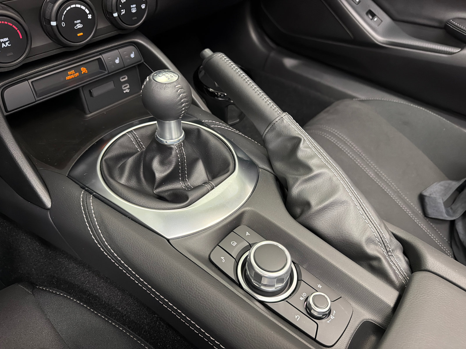 New 2026 MAZDA MX-5 Miata Club RWD image 32