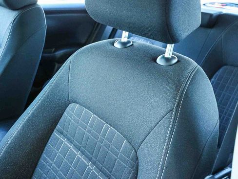 Used 2025 Honda HR-V LX image 31