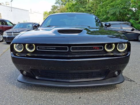 Used 2022 Dodge Challenger R/T RWD image 8