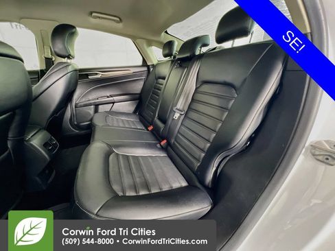 Used 2017 Ford Fusion SE w/ Fusion SE Technology Package FWD image 27