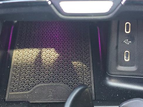 Used 2026 Mercedes-Benz GLC 300 4MATIC image 32