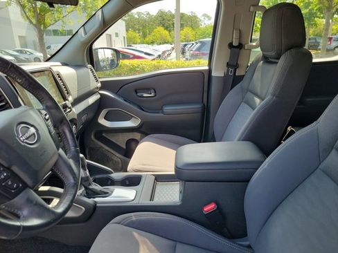 Used 2022 Nissan Frontier SV AWD/4WD image 17