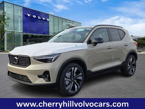 New 2026 Volvo XC40 B5 Ultra w/ Climate Package image 2