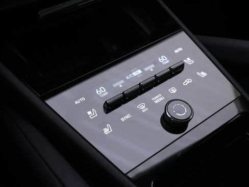 Used 2024 Porsche Cayenne Coupe image 11