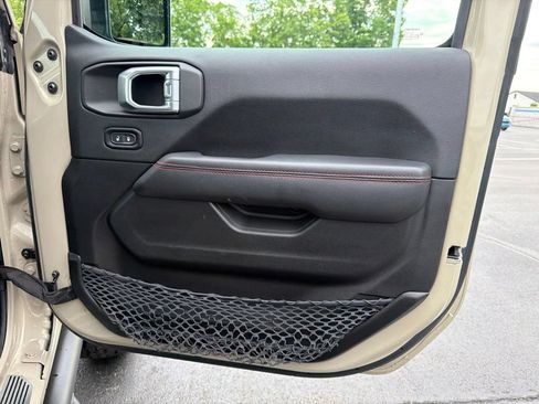 Used 2022 Jeep Gladiator Rubicon w/ Cold Weather Group AWD/4WD image 25