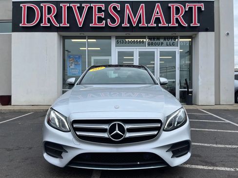 Used 2017 Mercedes-Benz E 300 4MATIC image 3
