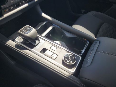 New 2026 Nissan Pathfinder SV image 10