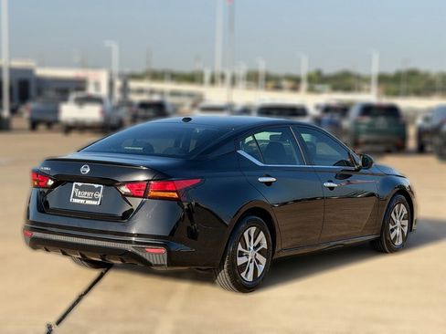 Used 2020 Nissan Altima 2.5 S FWD image 9