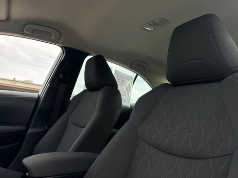 Used 2022 Toyota Corolla LE image 18