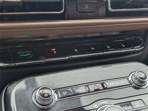 Used 2023 Lincoln Nautilus Reserve w/ Equipment Group 201A image 18