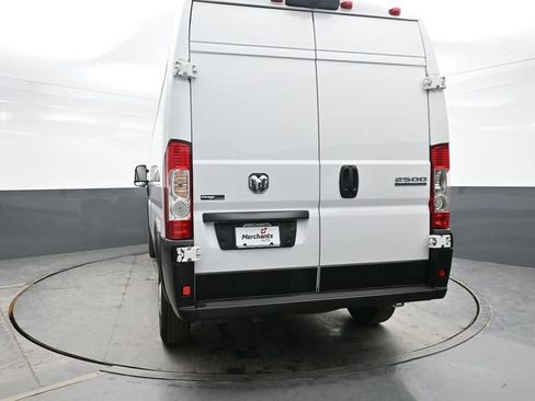 Used 2024 RAM ProMaster 2500 w/ Convenience Group FWD image 5