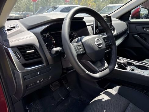 Used 2026 Nissan Rogue SV FWD image 23