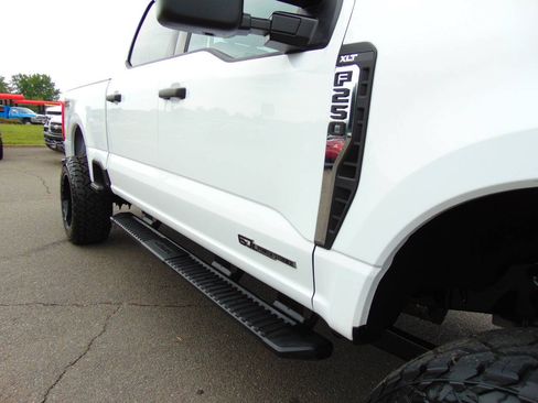 Used 2025 Ford F250 XLT AWD/4WD image 69