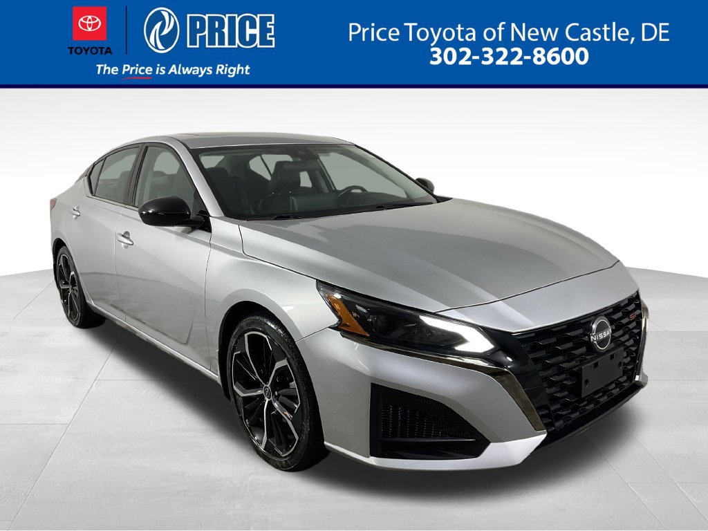 Used 2023 Nissan Altima 2.5 SR w/ SR Premium Package FWD image 1