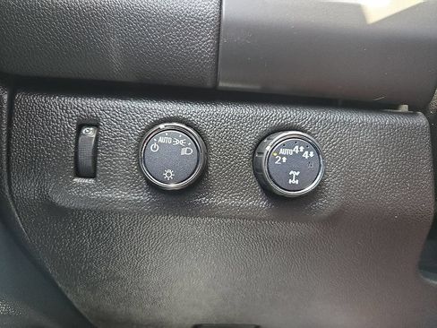 Used 2022 Chevrolet Colorado LT w/ Fleet Safety Package AWD/4WD image 19