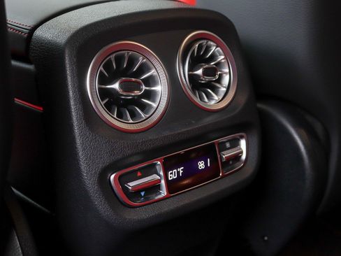 Used 2025 Mercedes-Benz G 550 image 33