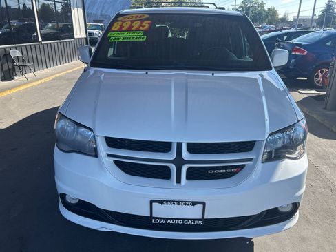 Used 2016 Dodge Grand Caravan R/T FWD image 2