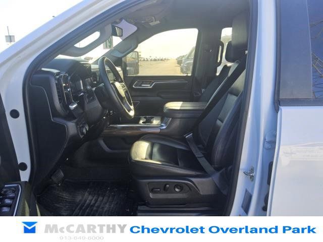 Used 2025 Chevrolet Silverado 2500 LT w/ Trail Boss Package AWD/4WD image 7