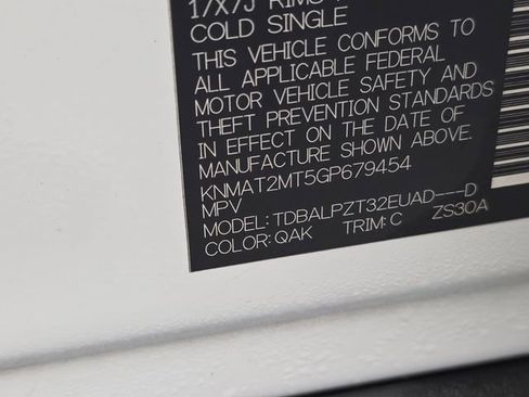 Used 2016 Nissan Rogue S w/ Appearance Package image 31