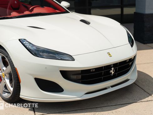 Used 2019 Ferrari Portofino image 2