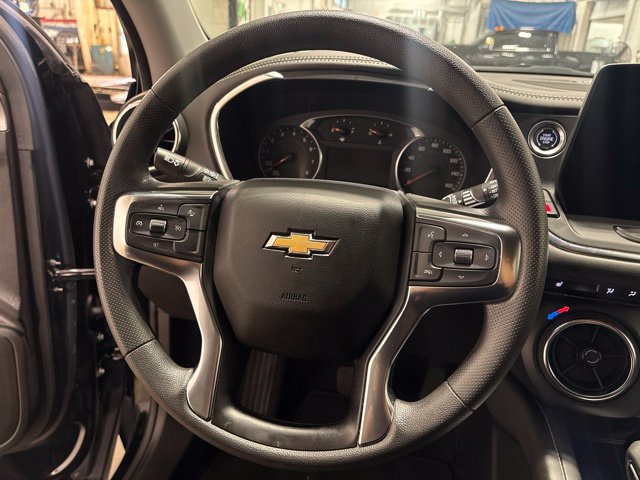 Used 2025 Chevrolet Blazer LT FWD image 14