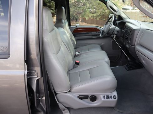 Used 2003 Ford F350 Lariat image 22
