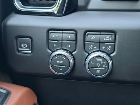 New 2026 GMC Sierra 2500 Denali Ultimate w/ Snow Plow Prep/Camper Package AWD/4WD image 18