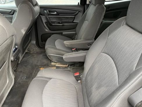 Used 2014 Chevrolet Traverse LT image 17