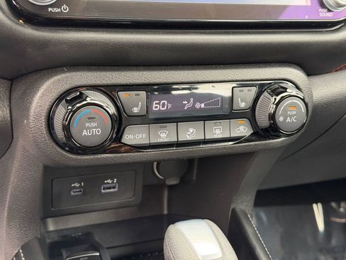 Used 2023 Nissan Kicks SR w/ SR Premium Package image 19