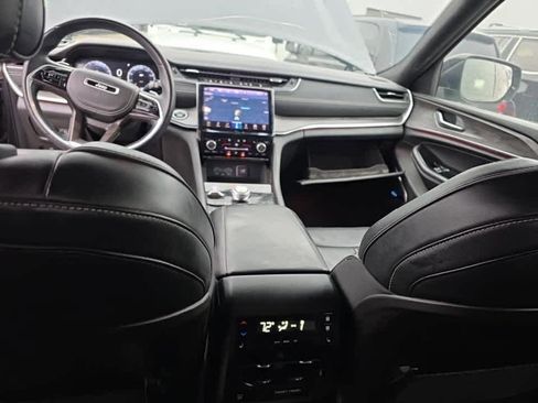Used 2021 Jeep Grand Cherokee L Overland image 9