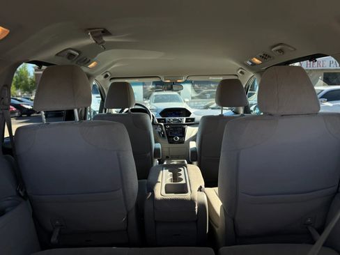 Used 2016 Honda Odyssey EX image 10
