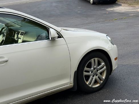 Used 2011 Volkswagen Jetta TDI FWD image 44