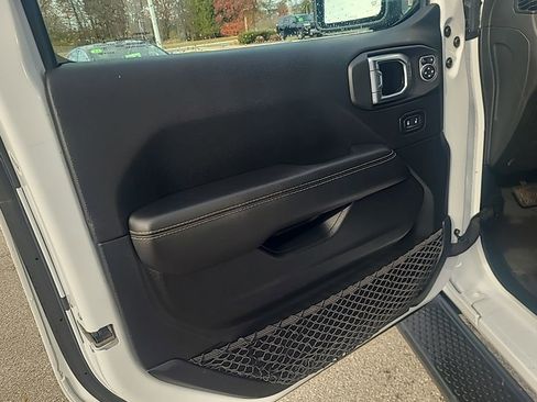 Used 2020 Jeep Wrangler Unlimited Sahara w/ Uconnect 4C Nav & Sound Group image 11