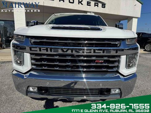 Used 2020 Chevrolet Silverado 2500 LTZ w/ LTZ Premium Package image 3