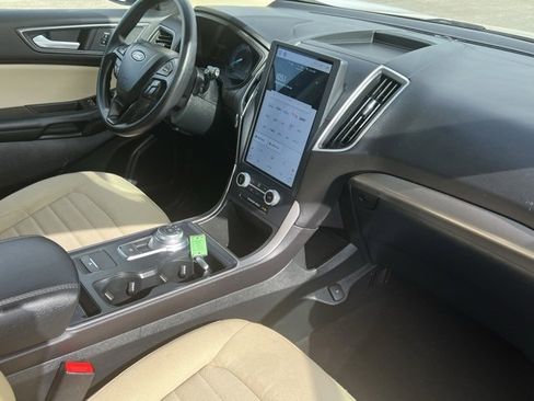 Used 2022 Ford Edge SE image 12