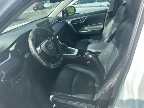 Used 2019 Toyota RAV4 LE w/ All Weather Liner Package image 7