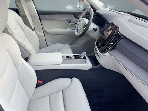 New 2026 Volvo XC90 B6 Ultra w/ Protection Package image 30