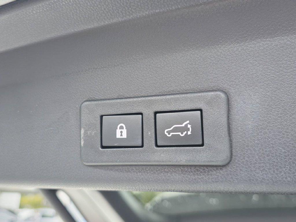 Used 2022 Subaru Ascent Limited w/ Technology Package AWD/4WD image 15