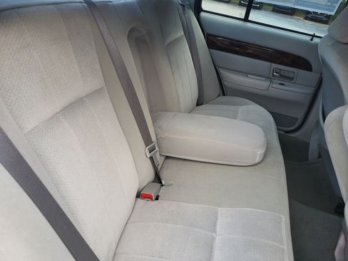 Used 2005 Mercury Grand Marquis GS RWD image 12