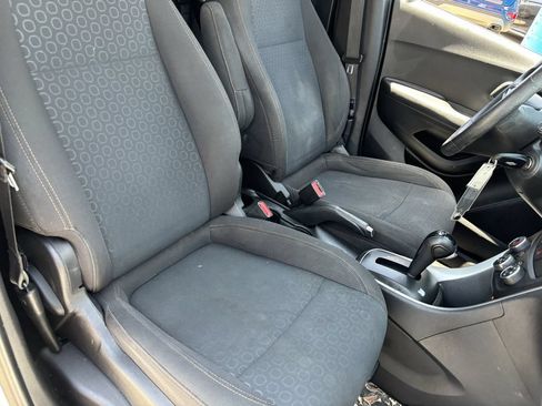 Used 2020 Chevrolet Trax LS FWD image 8