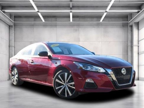 Used 2022 Nissan Altima 2.5 SR image 1