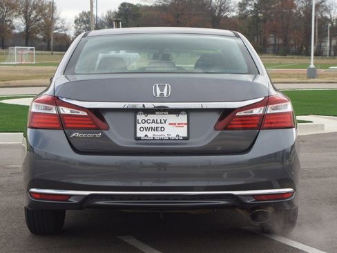 Used 2016 Honda Accord LX image 3