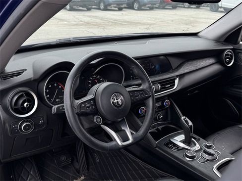 Used 2021 Alfa Romeo Stelvio Sprint w/ Nero Edizione image 10