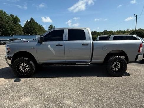 Used 2024 RAM 2500 Tradesman w/ Chrome Appearance Group AWD/4WD image 3