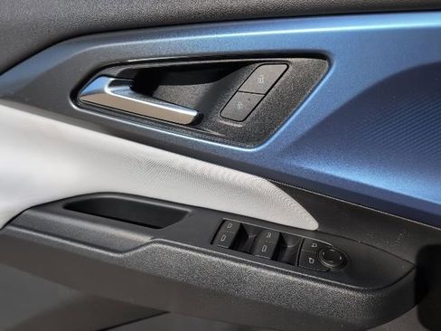 New 2026 Chevrolet Equinox EV LT image 16